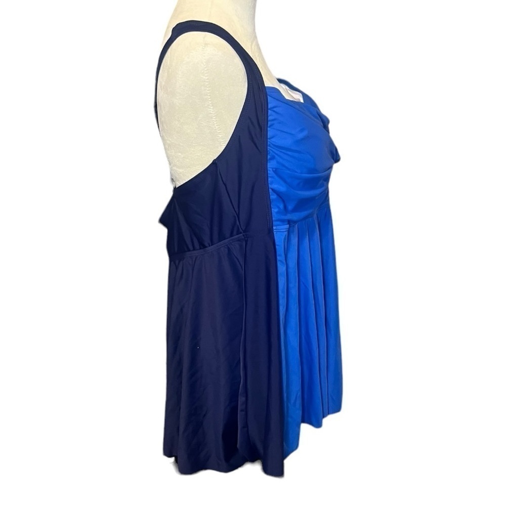 Bloomchic cross back two tone blue swimsuit tank NWOT size 22-24 - Picture 2 of 4